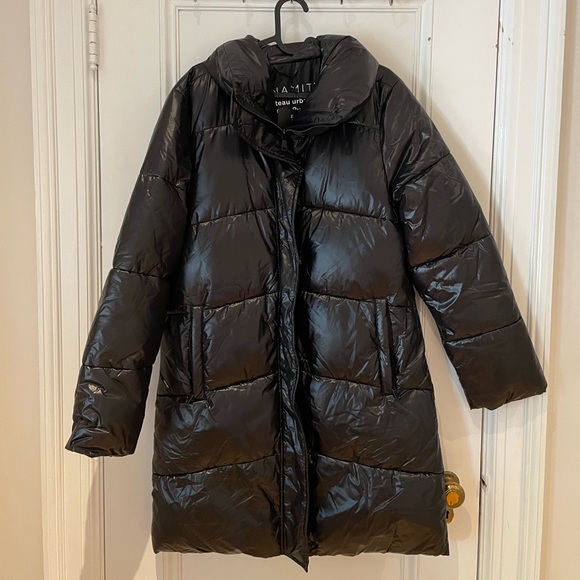 Black puffer coat - Picture 1 of 3